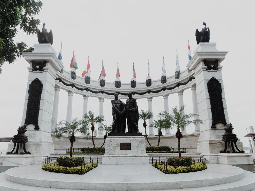 Guayaquil: El Vibrante Puerto del Pacífico